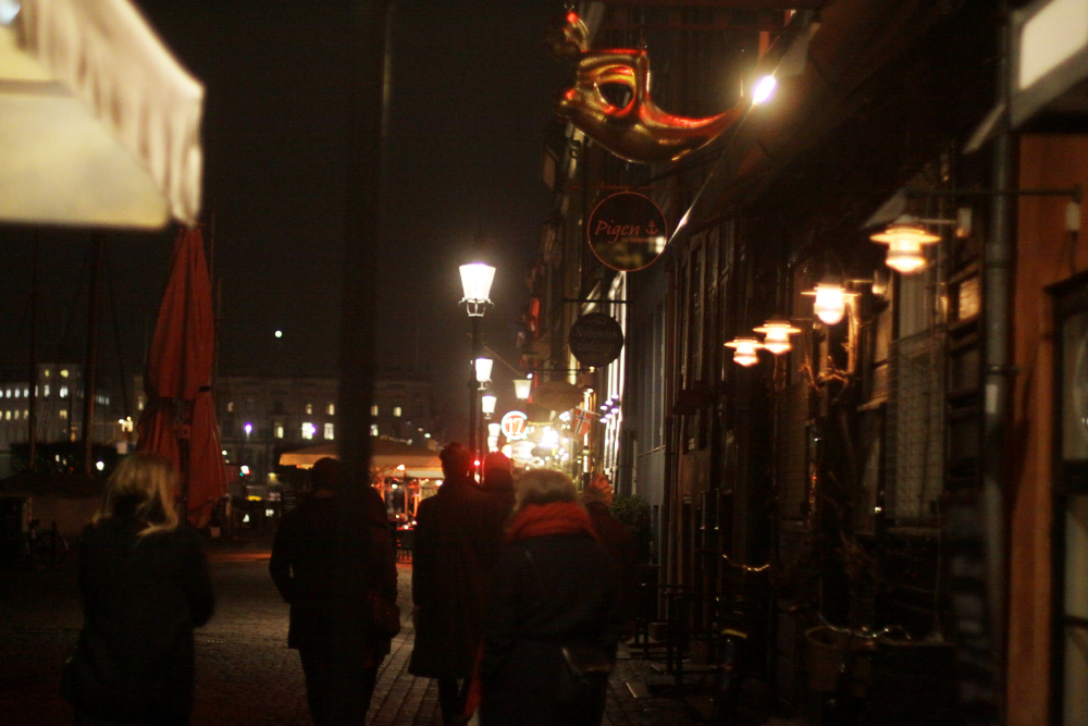 vi åkte till köpenhamn: spexade med vår kameraman & åt evelinas beryktade favoritpizza